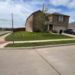 turf maintenance by D&amp;R  Landscaping/Junkrremoval reviewed on September 21, 2023