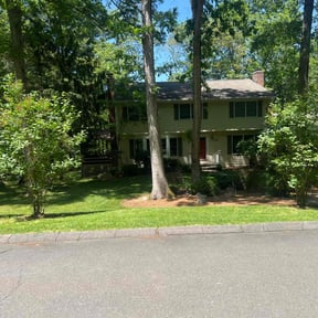 landscaping services by ronnieandsonslawncare reviewed on September 6, 2023