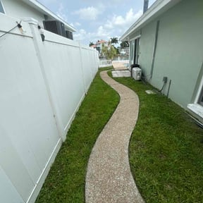 yard work by Marisol lawn care reviewed on December 4, 2025