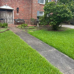 Flower Bed Weeding by Burris Brothers Lawn Care reviewed on June 15, 2026