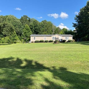 yard care by Gutter Magic reviewed on December 18, 2025