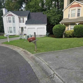 lawn care services by Rico's landscaping reviewed on April 20, 2025