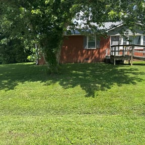 gardening service by J&J Lawn Pros reviewed on August 16, 2025
