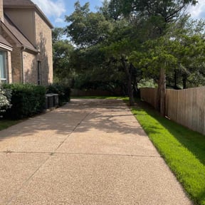 landscaping by Mom and Pop&#039;s Mulch Yard reviewed on May 15, 2024