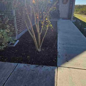 Flower Bed Weeding by Clover construction LLC reviewed on October 22, 2025
