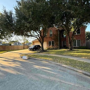 grass maintenance by Pristine Properties LHS reviewed on June 22, 2025