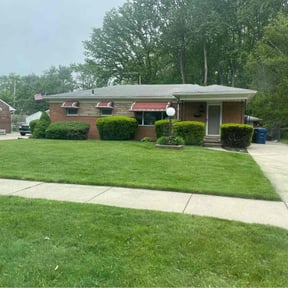lawn care services by Garza Lawn Care Service. reviewed on August 19, 2025