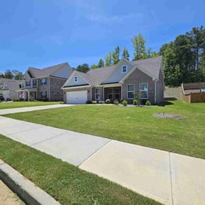 landscape maintenance by Dan's and Rosa's Lawn Care Service reviewed on August 16, 2025