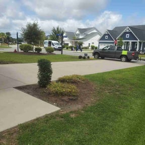 Bush Trimming by SC Organic Landscapes reviewed on November 22, 2025