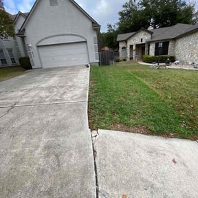 Leaf Removal by Shaggy cuts,INC reviewed on August 18, 2025