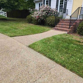Bush Trimming by Howard Pro reviewed on April 17, 2026