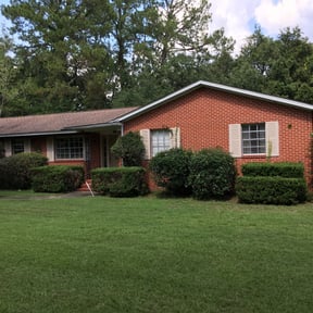 Bush Trimming by J&amp;E Lawn care reviewed on September 26, 2024