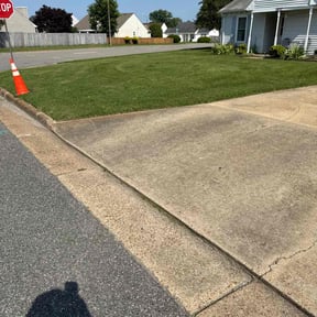 yard work by Bladed Edge Lawnscapes, LLC reviewed on April 5, 2024