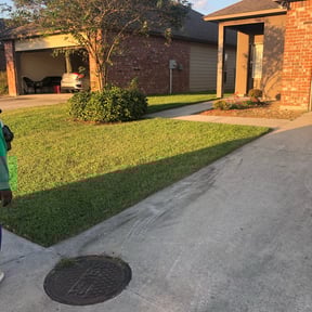 Flower Bed Weeding by Smith Solves Situations LLC reviewed on August 17, 2025