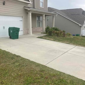 Bush Trimming by Cutting up Lawn and Tree Care reviewed on August 15, 2025