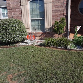 Bush Trimming by Life Source Lawn Care and Property Services reviewed on August 18, 2025