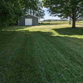 grass maintenance by R&amp;W grassworks reviewed on May 8, 2024