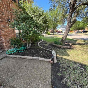 Leaf Removal by Acadiana Landscape Pro’s reviewed on October 1, 2025