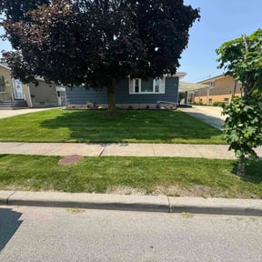 yard maintenance by Scott Bensing Lawn Care reviewed on November 22, 2025