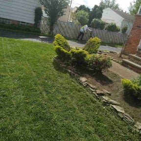 Flower Bed Weeding by Jte lawncare reviewed on October 22, 2025