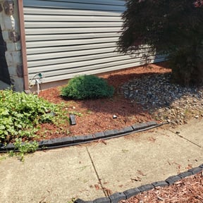 Flower Bed Weeding by D&D Lawn Care reviewed on August 14, 2025