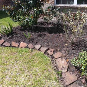 Flower Bed Weeding by Mke lawntrepreneur reviewed on July 9, 2026