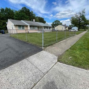 gardening service by Hoffman Welding reviewed on November 23, 2025