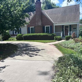 yard service by Pro Green Landscape L L C reviewed on August 20, 2025