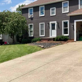 Flower Bed Weeding by Hunter’s Lawn Care! reviewed on June 10, 2026