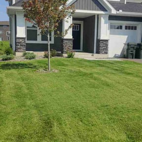 gardening service by Lawncare tech reviewed on December 3, 2025