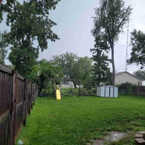 yard maintenance by Oakwood Landscaping reviewed on December 17, 2025