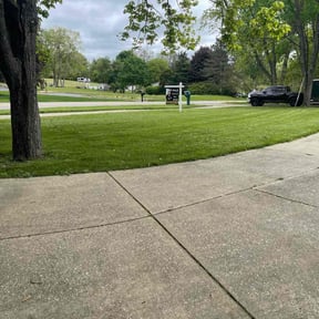 yard maintenance by Flores Garden Landscapes reviewed on August 20, 2025