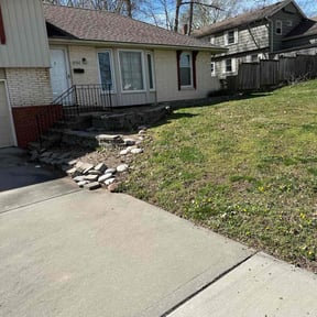 Leaf Removal by Justin Mundell reviewed on October 3, 2025