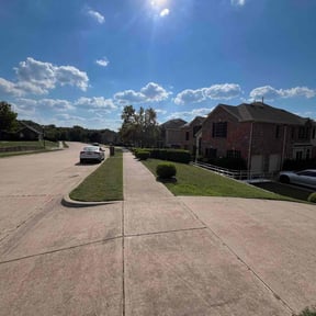 landscaping by Rolando Herrera reviewed on November 22, 2025