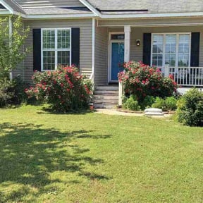 landscape maintenance by McLean Services reviewed on March 22, 2025