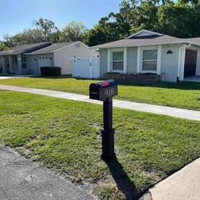 landscape maintenance by 2 Palms Lawn Care reviewed on August 17, 2025