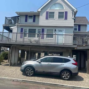 Bush Trimming by Lawn In Order reviewed on October 24, 2025