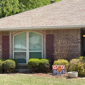 Bush Trimming by David's Landscaping reviewed on August 18, 2025