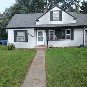 Bush Trimming by DMB Landscaping LLC reviewed on November 21, 2025