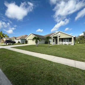 yard care by Rush Lawn Mowing Service reviewed on November 27, 2025