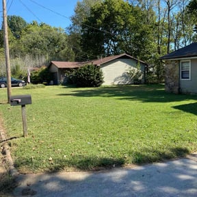 grass maintenance by Starlings Lawn Care LLC reviewed on March 30, 2024