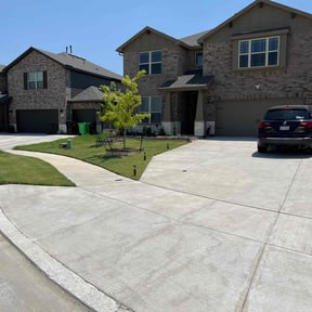 landscape maintenance by Dharma Lawncare reviewed on August 15, 2025