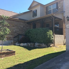 Bush Trimming by Gurrola Lawn Care reviewed on April 26, 2024