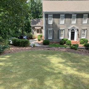 Bush Trimming by Kingdom Kutz Lawn Kare reviewed on August 15, 2025