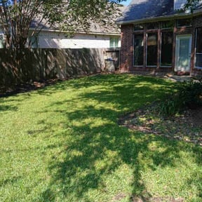 landscaping services by Roldan Lawn Services LLC reviewed on May 1, 2024