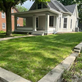 yard maintenance by Superior Landscape & Maintenance, Inc. reviewed on August 20, 2025