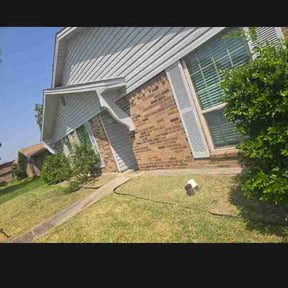 Flower Bed Weeding by J Rossetti Enterprises reviewed on August 19, 2026
